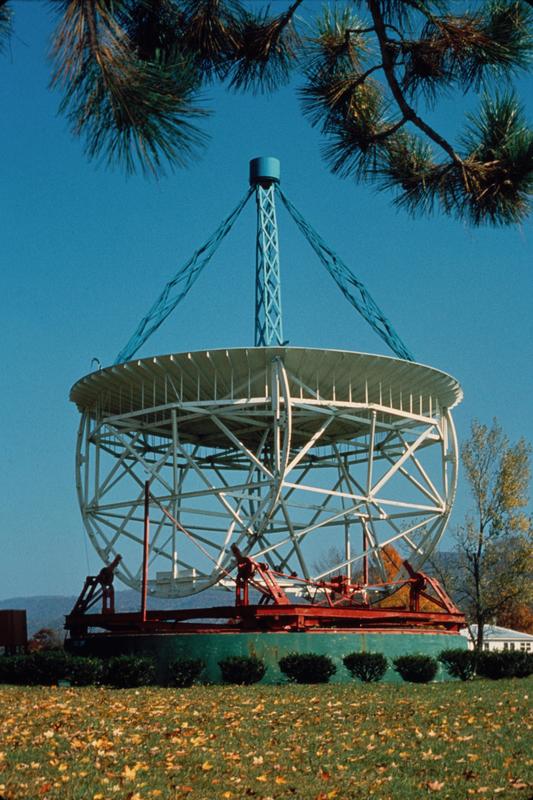 http://jump2.nrao.edu/dbtw-wpd/Textbase/Imagefiles/Reber_telescope_1984.jpg