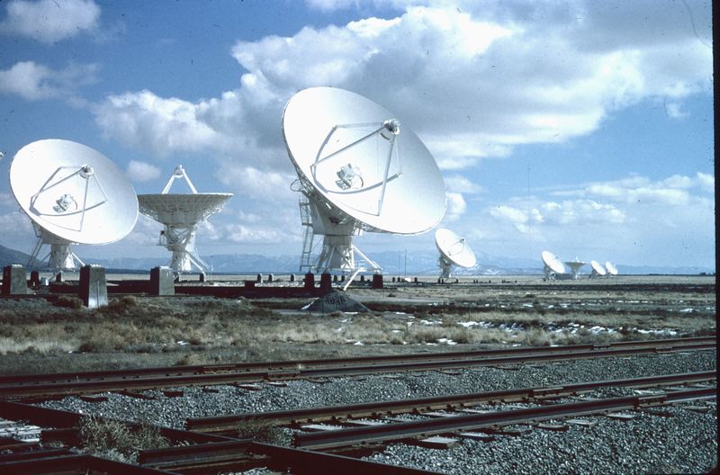 https://omeka.nrao.edu/plugins/Dropbox/files/VLA_640.jpg