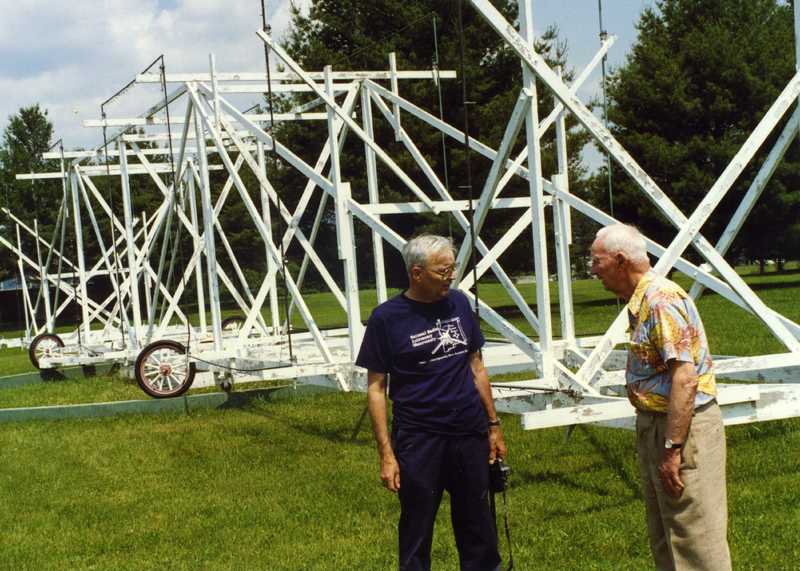 DavidJansky-GroteReber-JanskyAntenna-GB-Spring1995.jpg