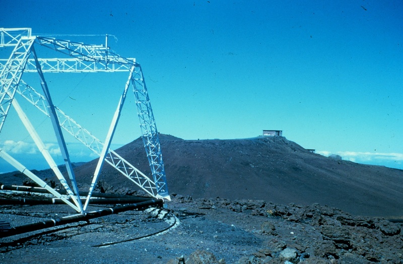 http://jump2.nrao.edu/dbtw-wpd/Textbase/Imagefiles/Haleakala-Reber_Steigerphoto1954.jpg