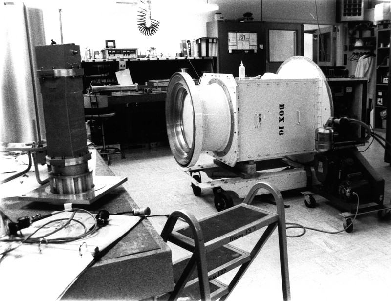 http://jump2.nrao.edu/dbtw-wpd/textbase/Imagefiles/300ft-lab-DwayneSchiebelFamily.jpg