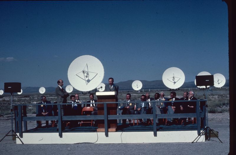 https://omeka.nrao.edu/plugins/Dropbox/files/VLA_732.jpg