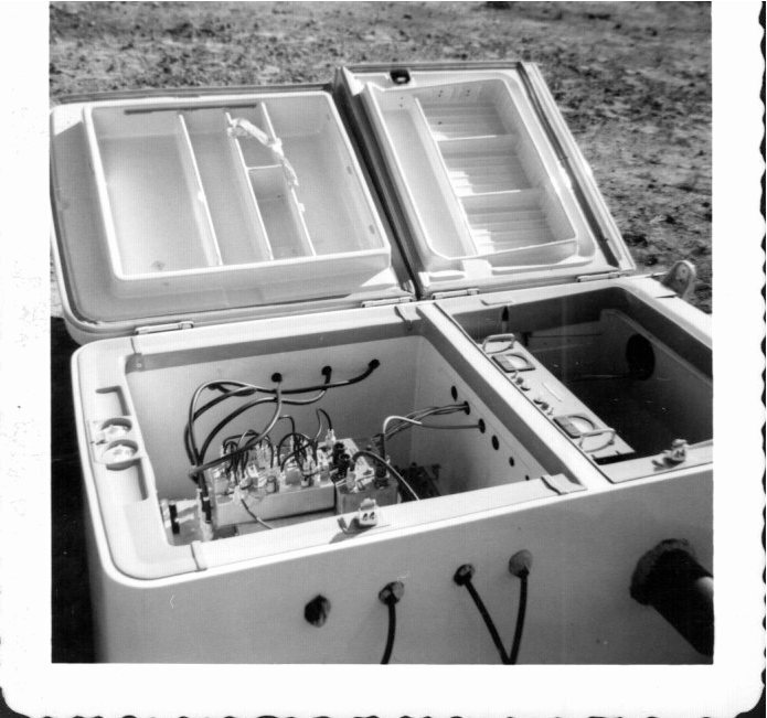 19651000-10-MHz-T-array-crossover-refrigerator-b-w.jpg