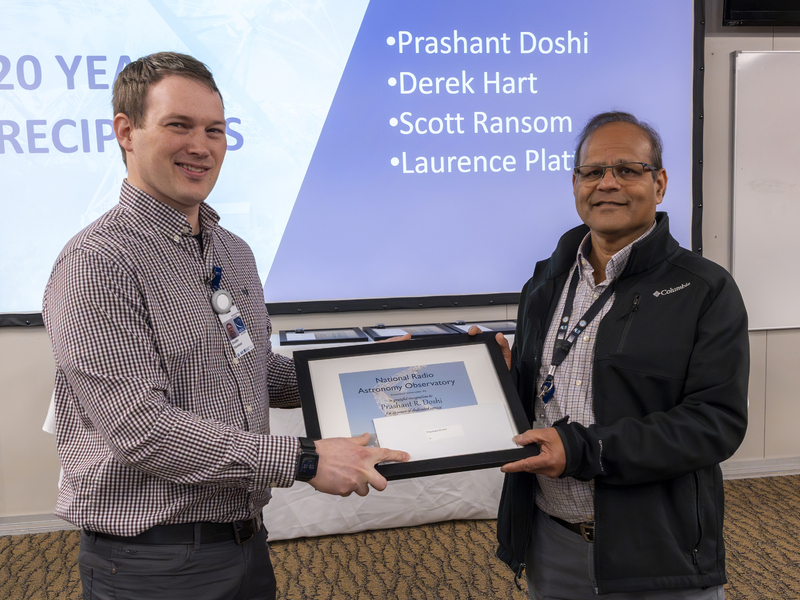 Doshi-20yrServiceAward.jpg