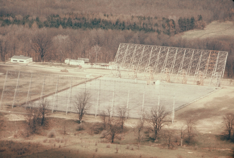 http://jump2.nrao.edu/dbtw-wpd/Textbase/Imagefiles/kraus_be-aerial-1963.jpg