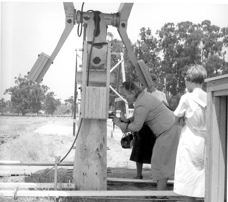 cecilia-p-g_signing_pier.jpg