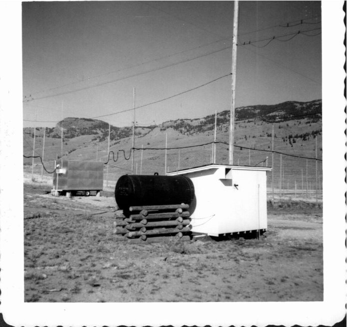 1965-Fall-10-MHz-T-diesel-generator-and-trailer.jpg