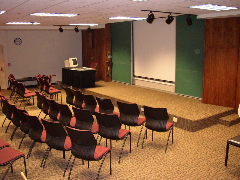 2005-03-24_Auditorium_03.JPG