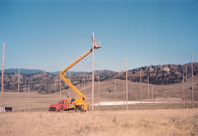 19650900-DRAO-10-MHz-array-North-South-arm-testing.jpg