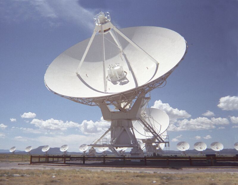 https://www.nrao.edu/archives/plugins/Dropbox/files/vla_antennas_patricklofy_hi.jpg