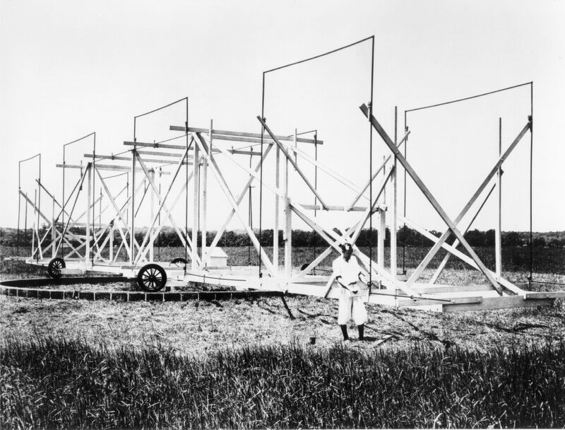 https://www.nrao.edu/archives/plugins/Dropbox/files/JanskyatAntenna_hi.jpg