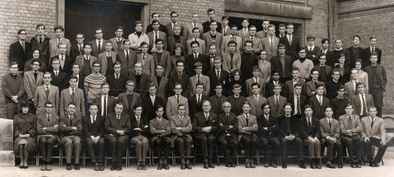 1964-Cavendish-Laboratory-Honors-Physics-class-and-teachers.jpg