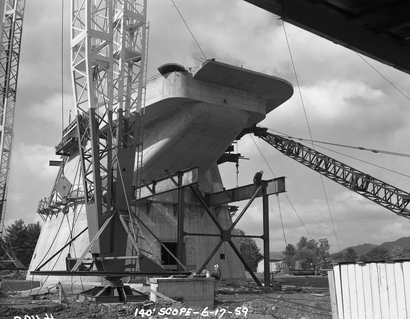 https://omeka.nrao.edu/plugins/Dropbox/files/140_foot_construction_207.jpg