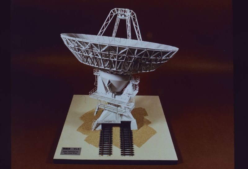 https://omeka.nrao.edu/plugins/Dropbox/files/VLA_44.jpg
