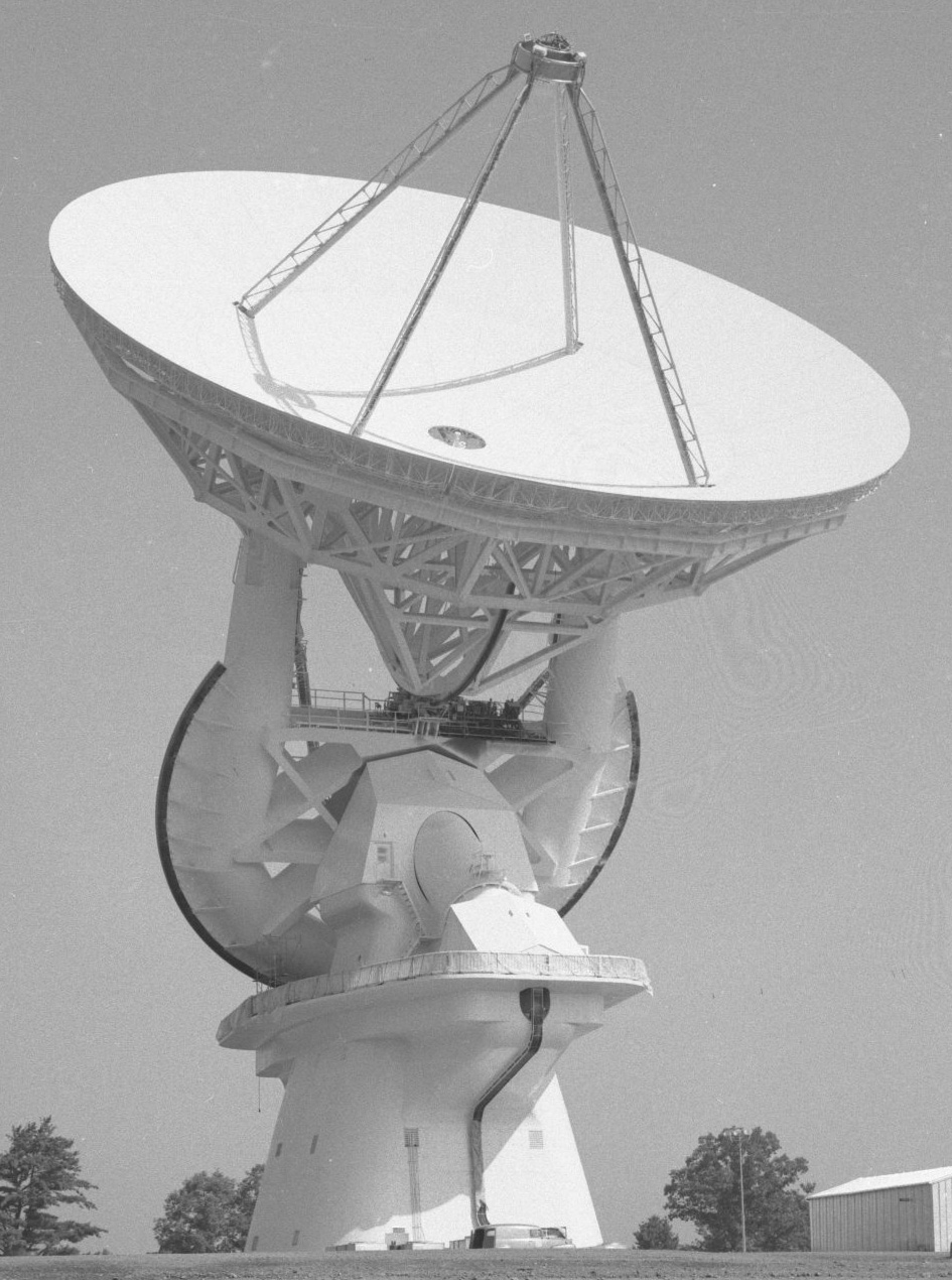 Falsedad hueco Talla 140 Foot Telescope, 29 September 1965 · NRAO Archives